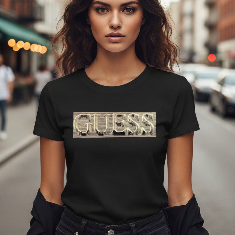 Дамска памучна тениска Guess с къс ръкав и златен 3D принт GS1003